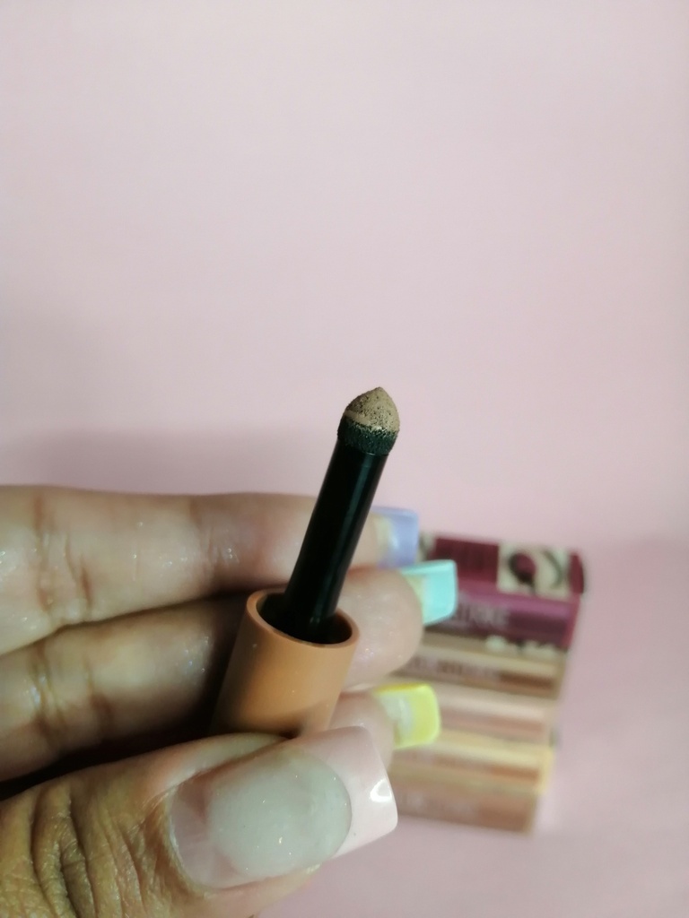 SOMBRA MAYBELLINE COLOR STRIKE